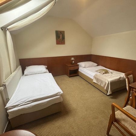 Park Hotel Tartuf Beladice Luaran gambar