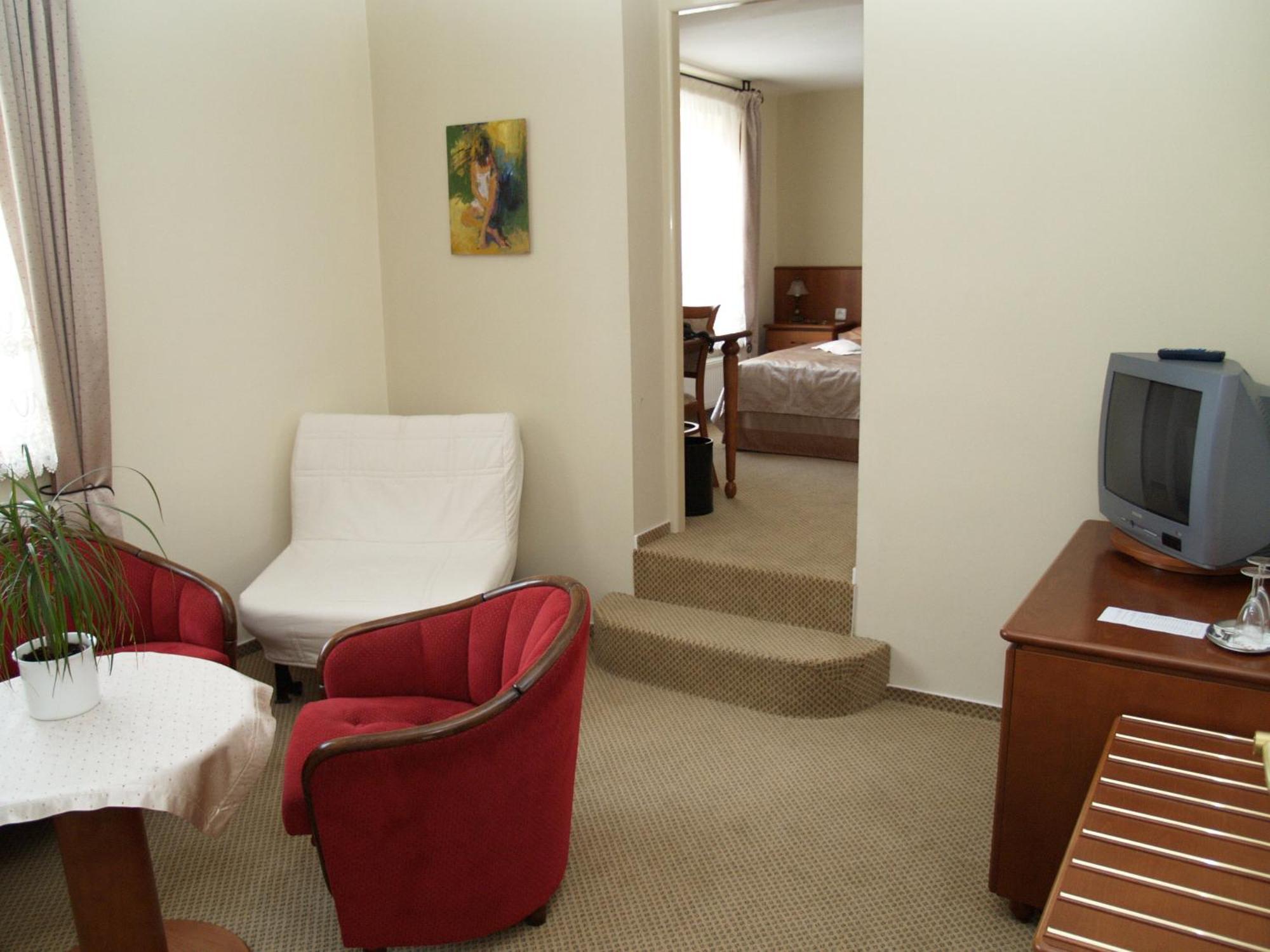 Park Hotel Tartuf Beladice Luaran gambar
