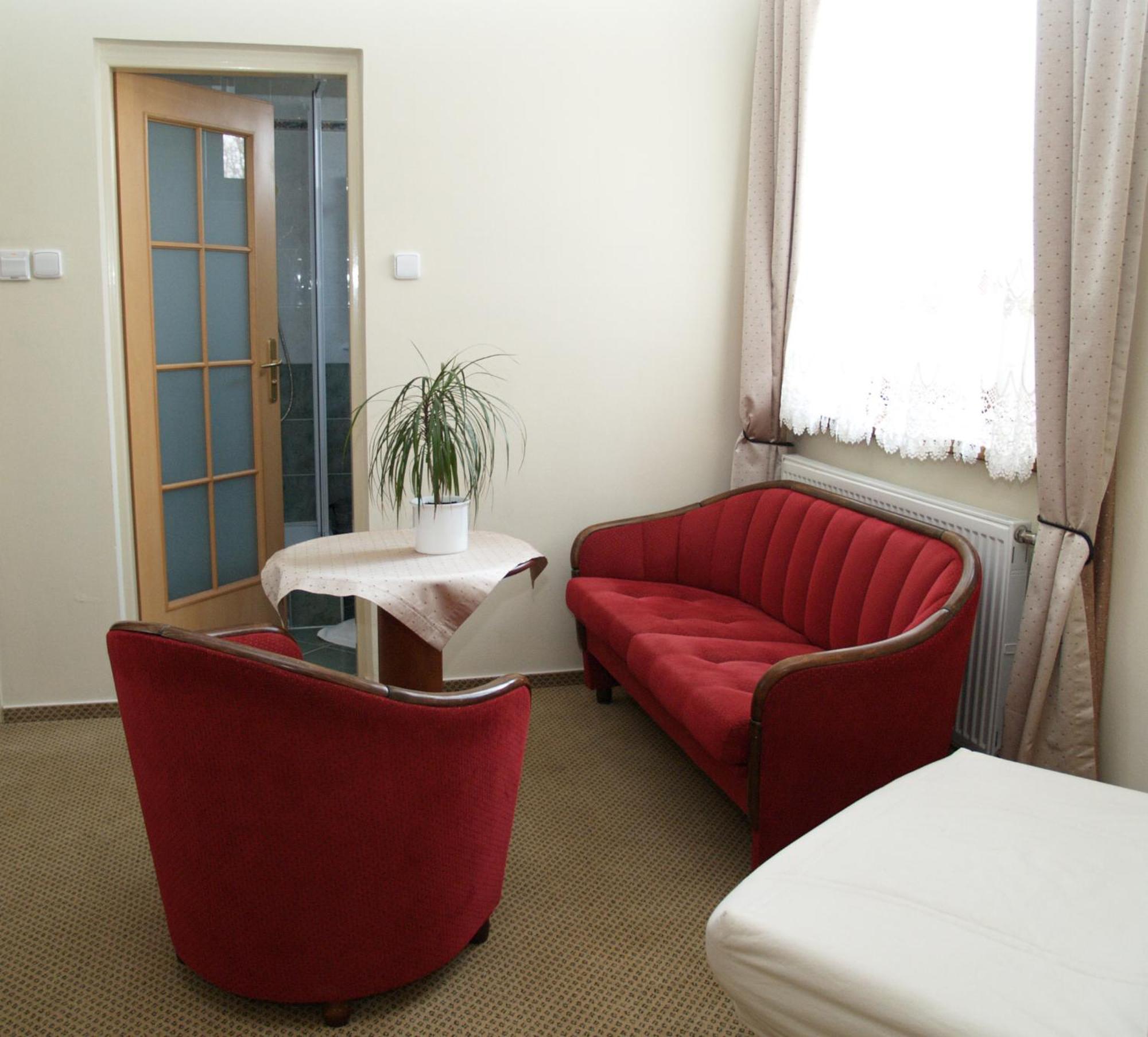 Park Hotel Tartuf Beladice Luaran gambar