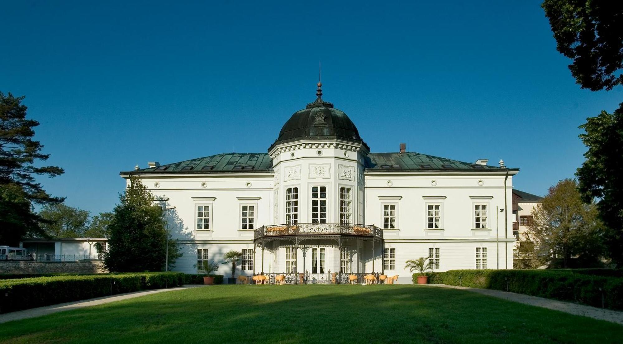 Park Hotel Tartuf Beladice Luaran gambar