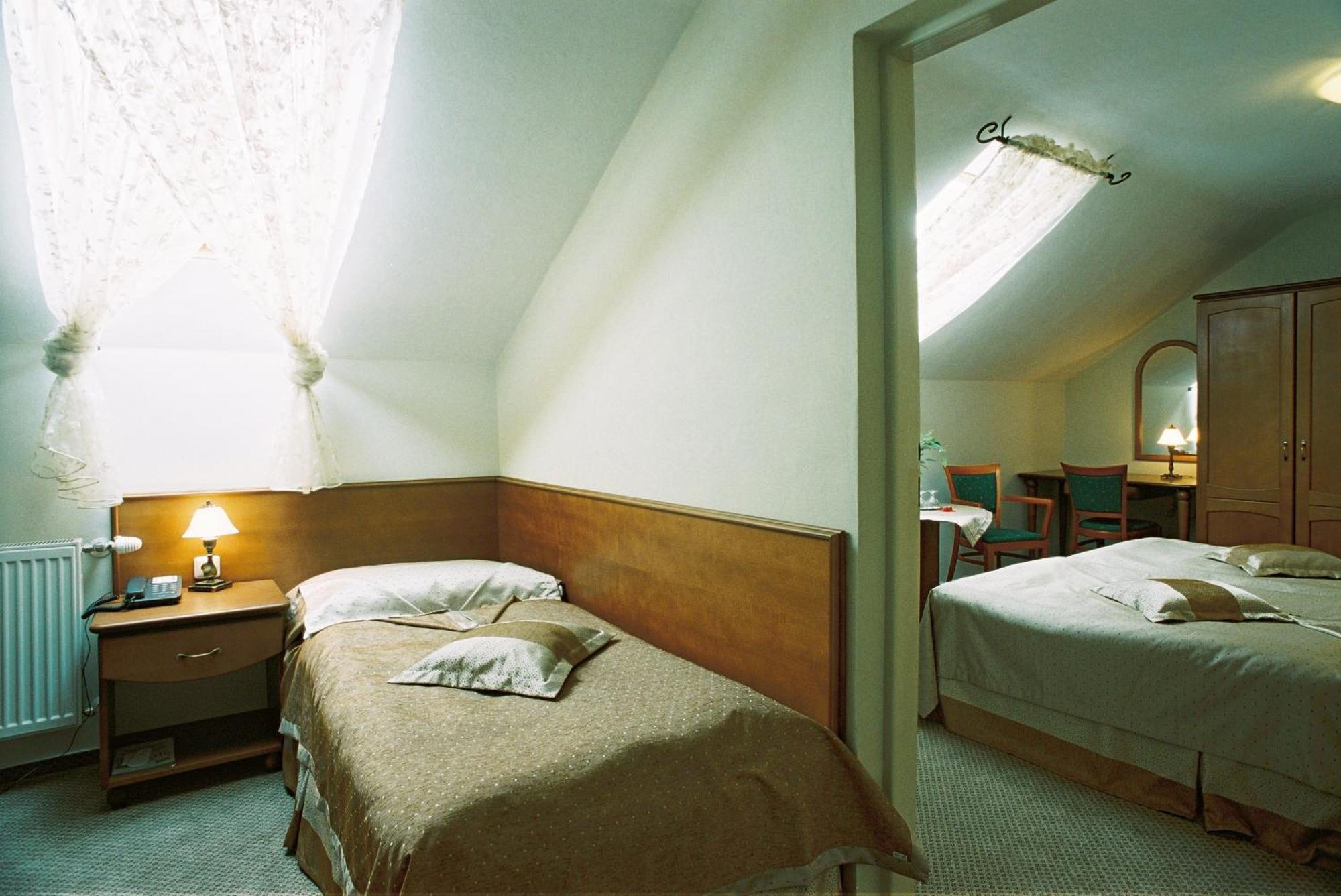 Park Hotel Tartuf Beladice Luaran gambar
