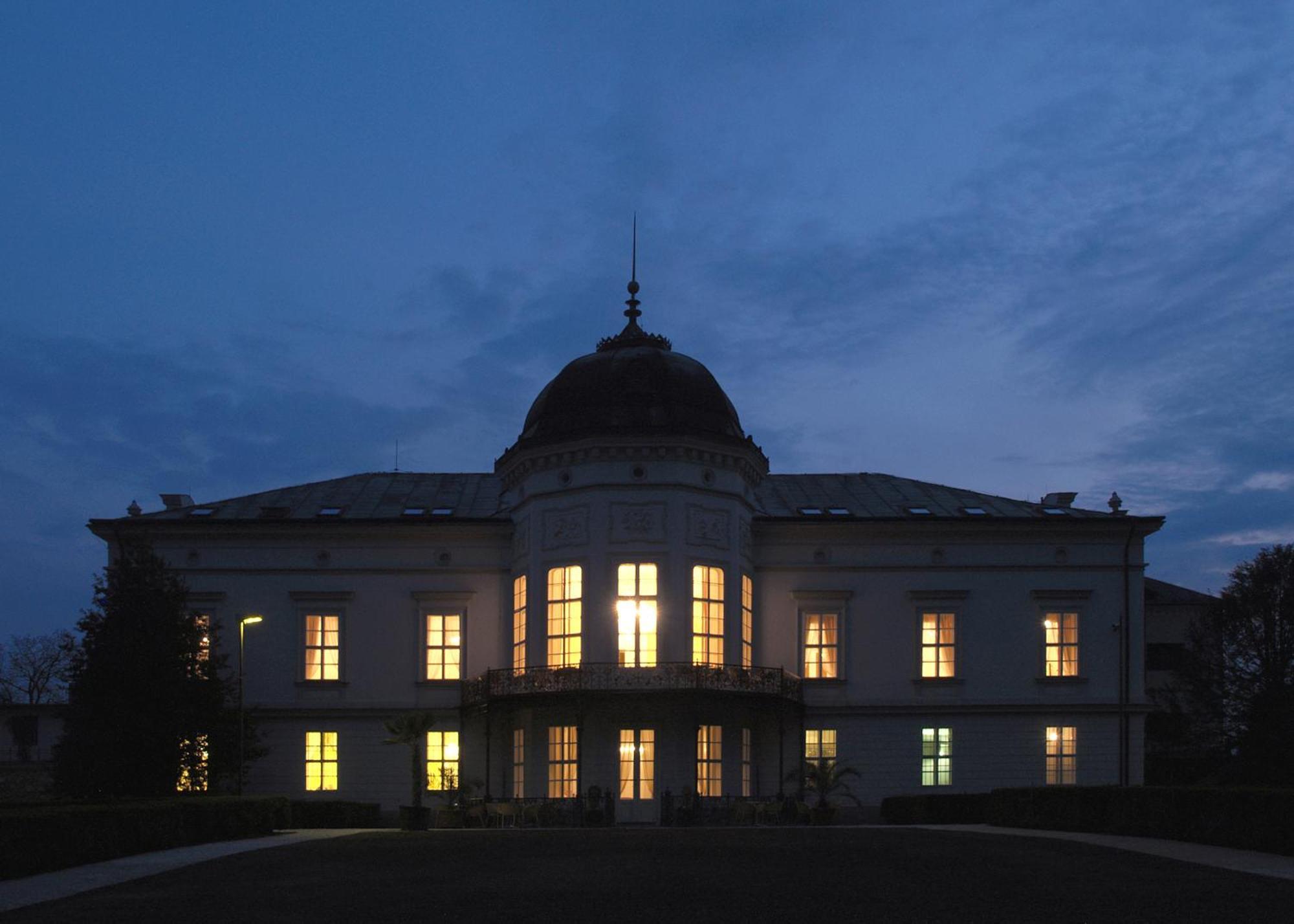 Park Hotel Tartuf Beladice Luaran gambar