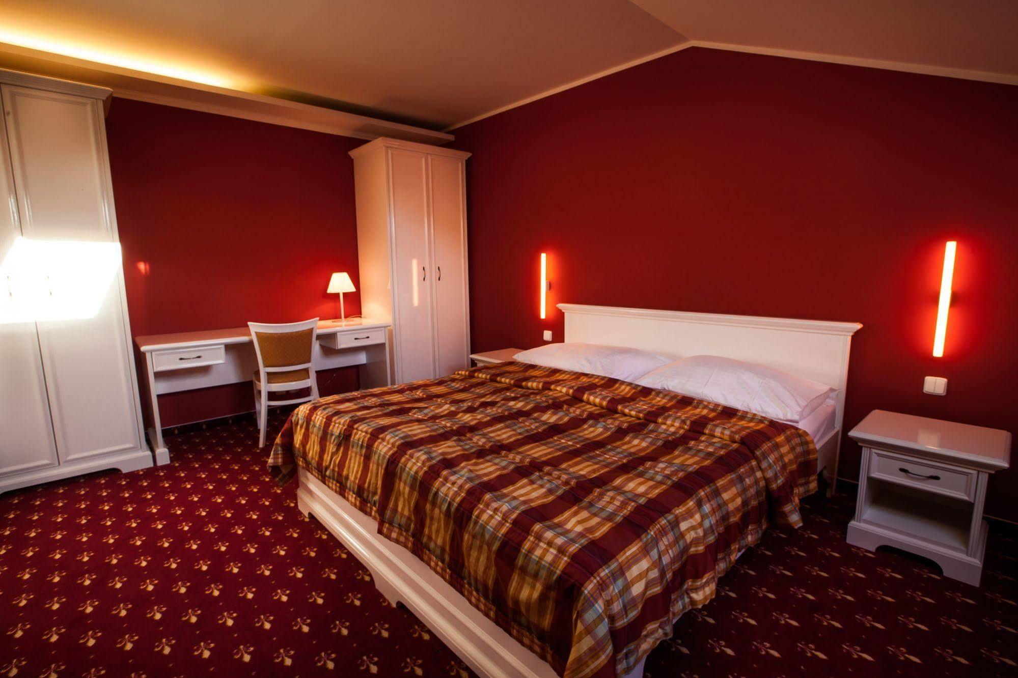 Park Hotel Tartuf Beladice Luaran gambar